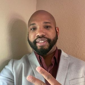 Meet your Posher, Elliott